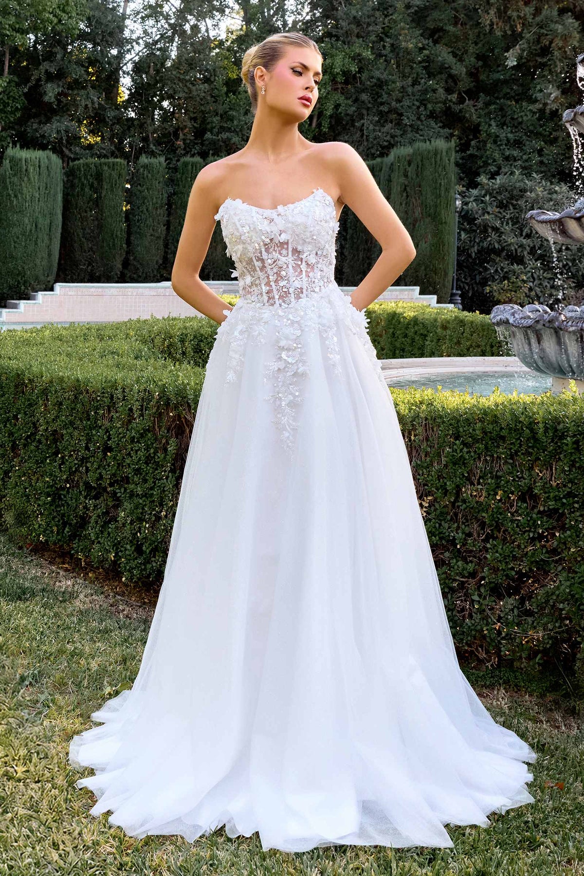 Sweetheart Neck 3D Floral Applique A-Line Strapless Gown