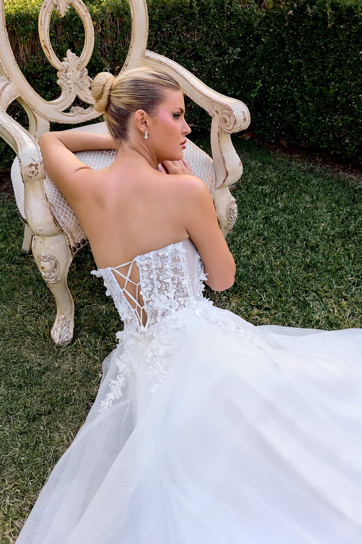 Sweetheart Neck 3D Floral Applique A-Line Strapless Gown