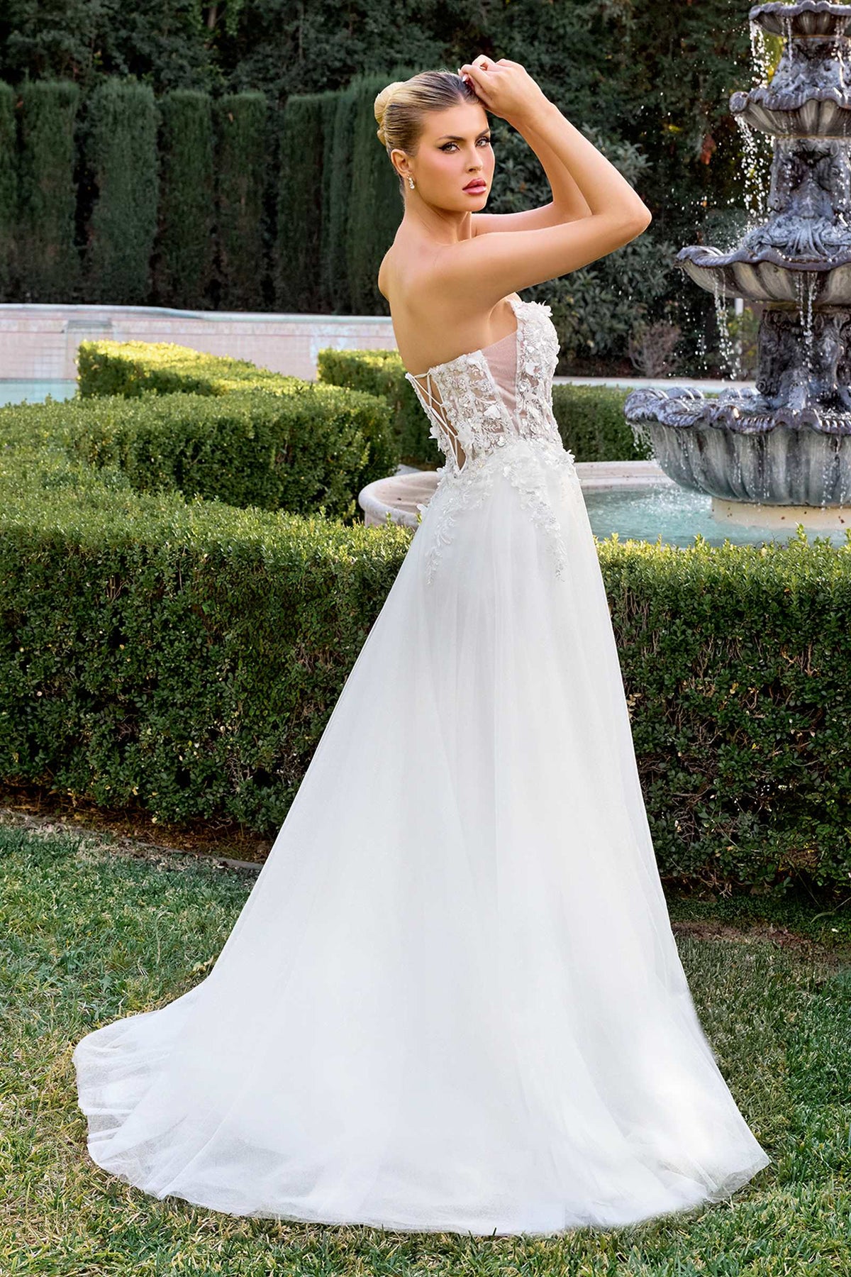 Sweetheart Neck 3D Floral Applique A-Line Strapless Gown